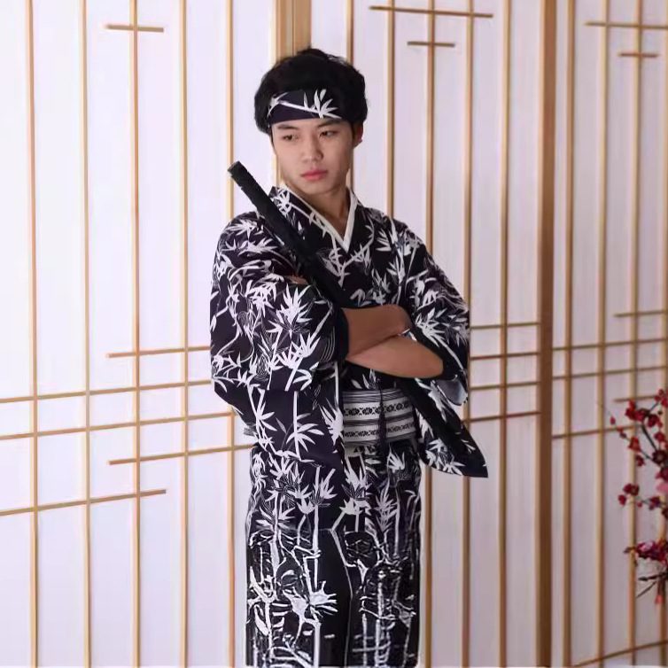 Kimono Giapponese da Uomo con  - Men Formal Wear Photoshoot recensione e prezzo